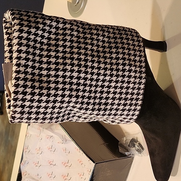 New in Box NY&Company Women's Kallisa Boots, Size 9 - Picture 2 of 11